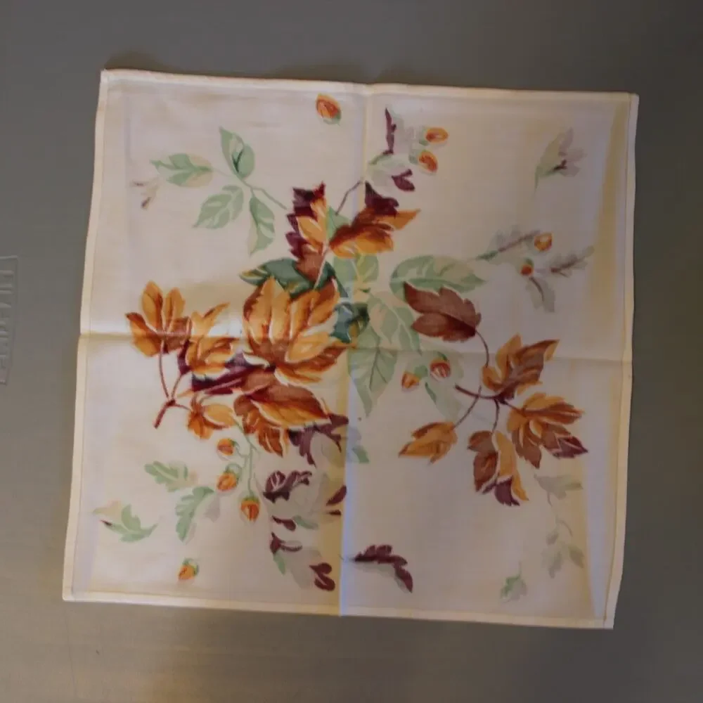 Fall Holiday Dining‎ Napkins Qty 5 Leaf Print Great for Thanksgiving